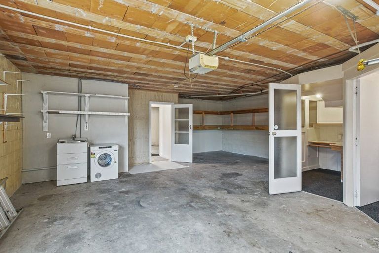 Photo of property in 75 Belt Road, New Plymouth, 4310