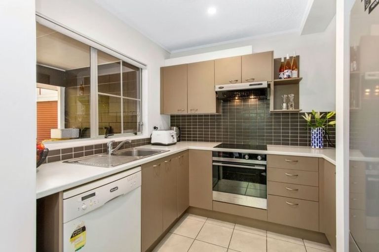 Photo of property in 6a Kilsyth Street, Karori, Wellington, 6012