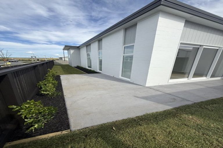 Photo of property in 51 Empire Crescent, Papamoa, 3118