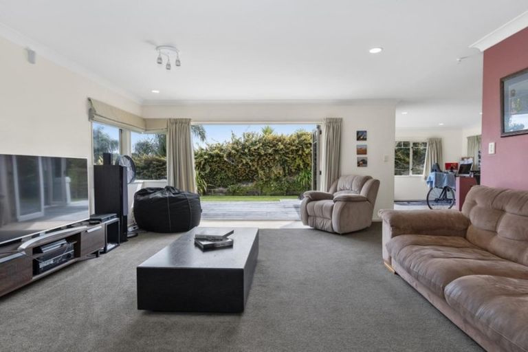 Photo of property in 15 Rochester Place, Bethlehem, Tauranga, 3110