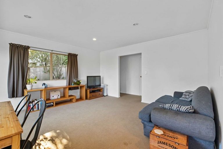 Photo of property in 21c Ribblesdale Road, Henderson, Auckland, 0612