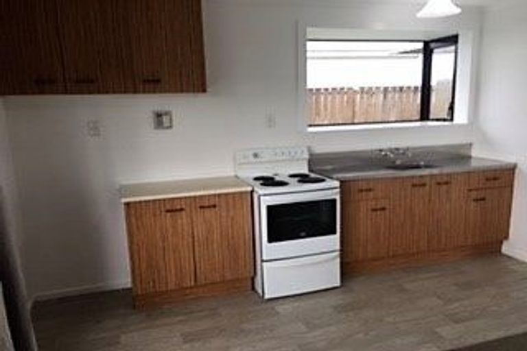 Photo of property in 2/63 Redcrest Avenue, Red Hill, Papakura, 2110