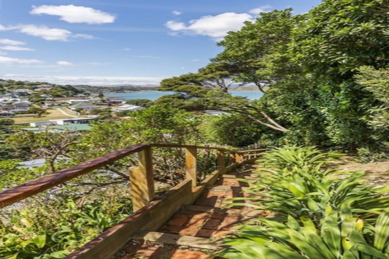 Photo of property in 4 Gordon Road, Plimmerton, Porirua, 5026