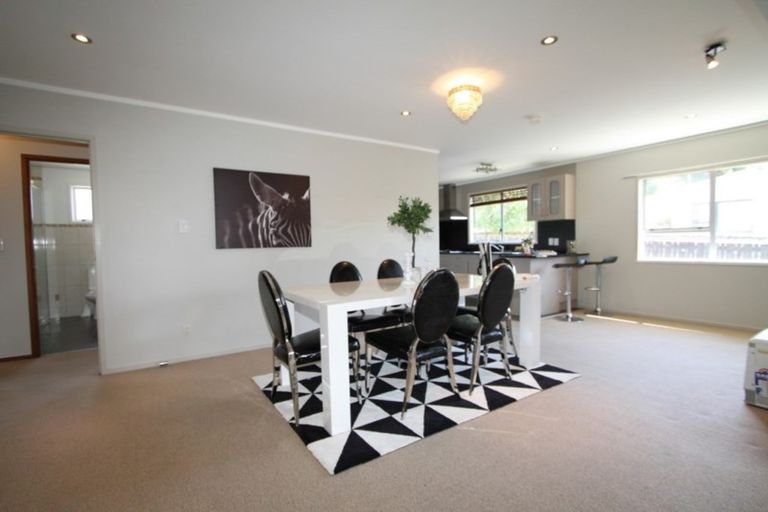 Photo of property in 22 Glennandrew Drive, Half Moon Bay, Auckland, 2012