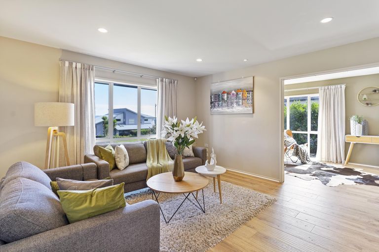 Photo of property in 51 Kittiwake Drive, Schnapper Rock, Auckland, 0632