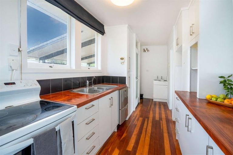 Photo of property in 24 Seon Place, Birkdale, Auckland, 0626