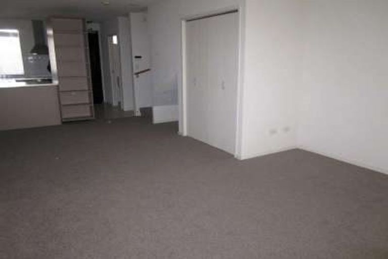 Photo of property in 5 Opito Way, East Tamaki, Auckland, 2013