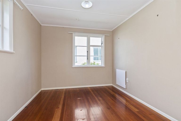 Photo of property in 12 Station Road, Te Puke, 3119