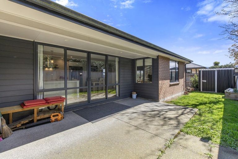 Photo of property in 5 Angus Place, Carterton, 5713