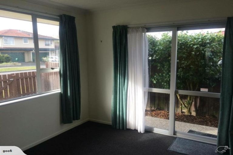 Photo of property in 1/61 Ambleside Drive, Burnside, Christchurch, 8053