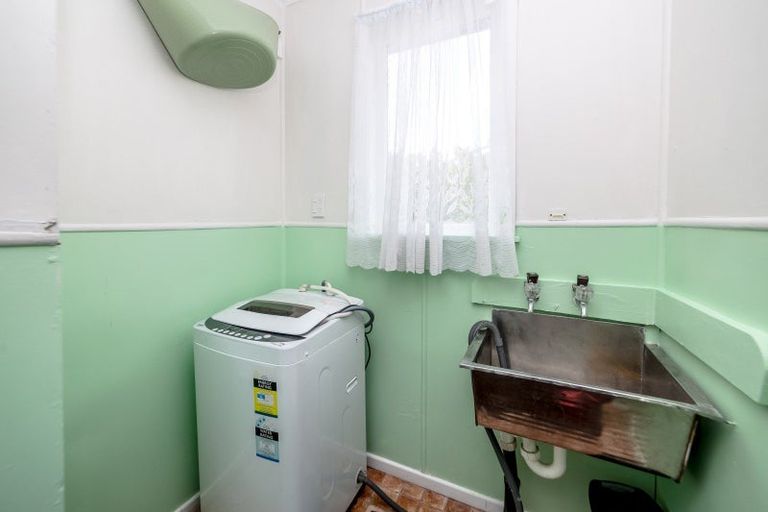 Photo of property in 22 Brandon Street, Featherston, 5710