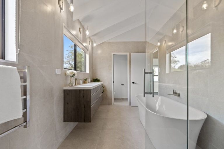 Photo of property in 320 Creightons Road, Clevedon, Papakura, 2582