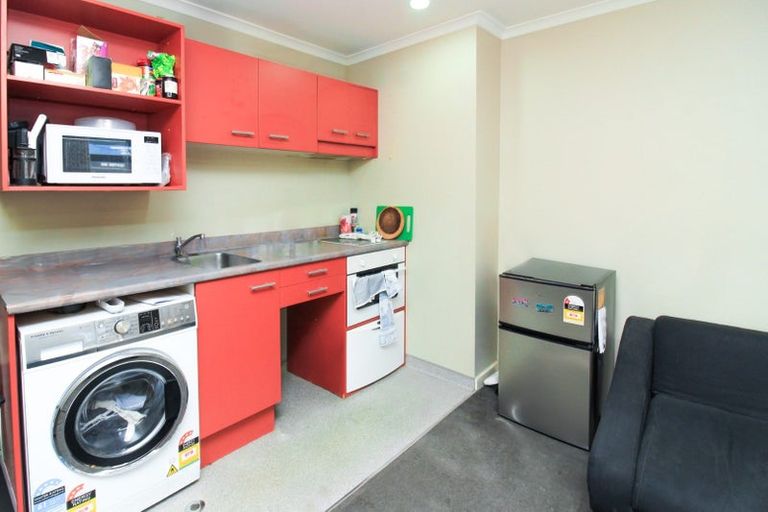 Photo of property in Aitken Street Apartments, 205/5 Aitken Street, Thorndon, Wellington, 6011