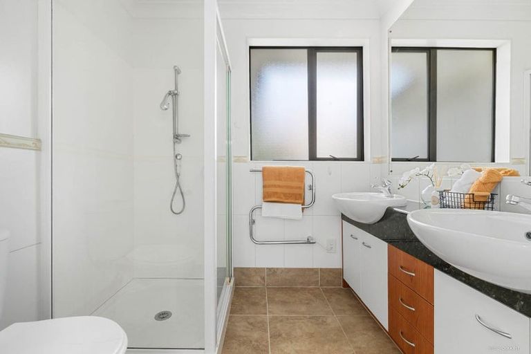 Photo of property in 115 Cyril French Drive, Flat Bush, Auckland, 2016