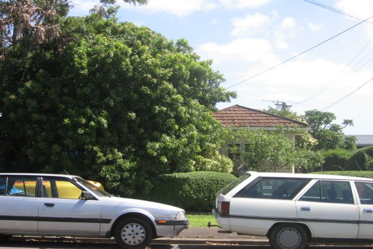 Photo of property in 2/6 Ariho Terrace, Devonport, Auckland, 0624