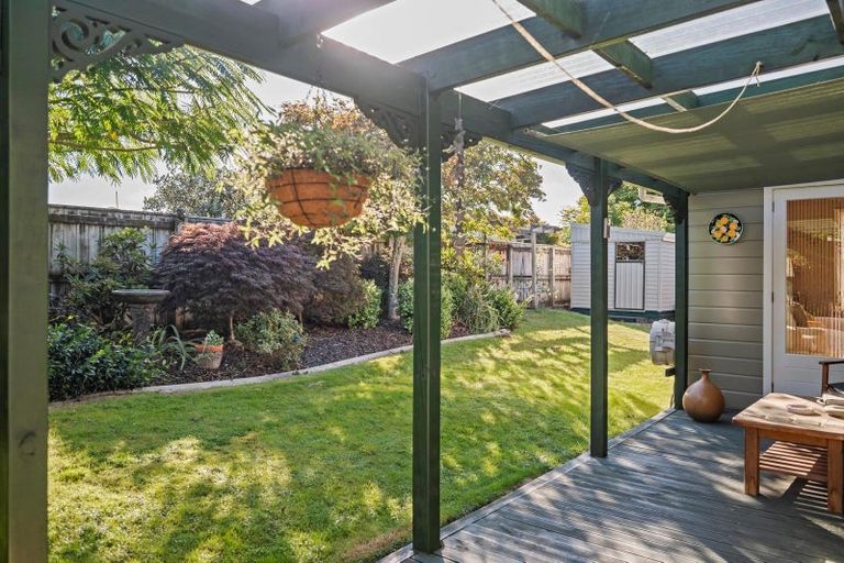 Photo of property in 6 Campbell Place, Pukehangi, Rotorua, 3015