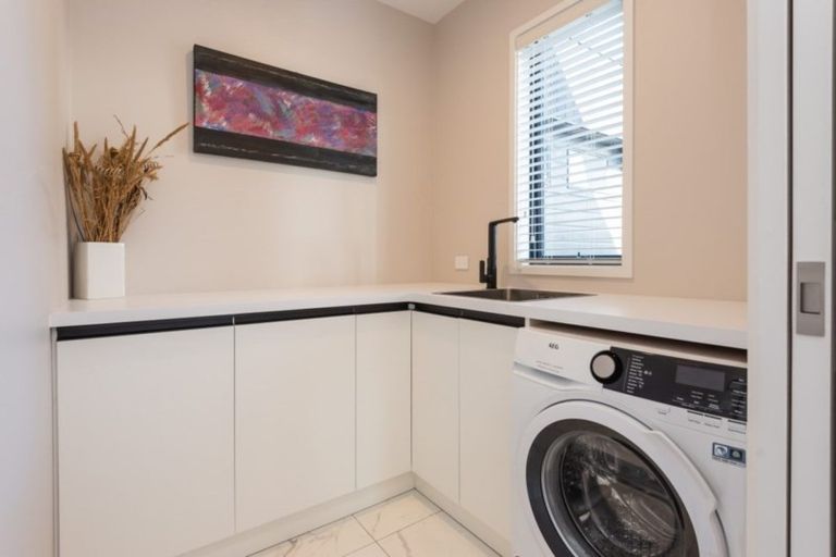 Photo of property in 41 Waterstock Way, Parklands, Christchurch, 8083