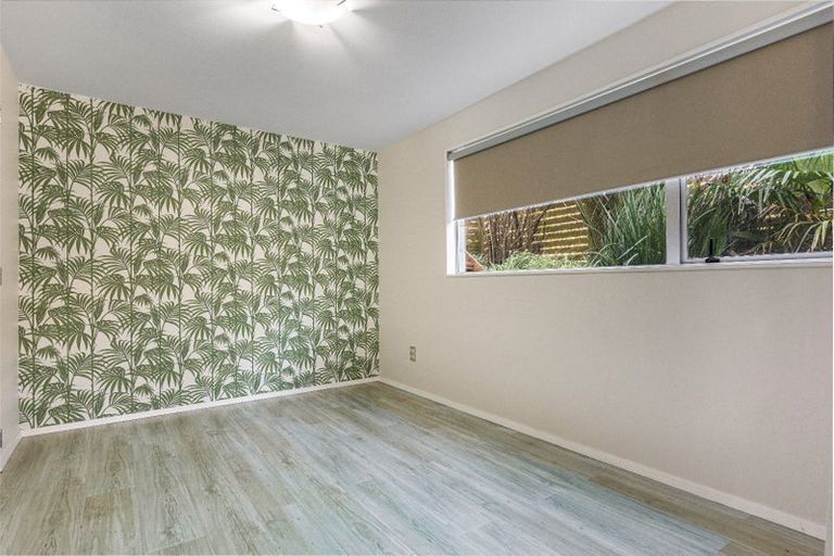 Photo of property in 70a Verran Road, Birkdale, Auckland, 0626