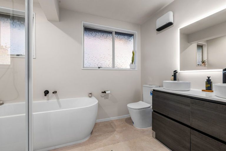 Photo of property in 56 Effingham Street, North New Brighton, Christchurch, 8083