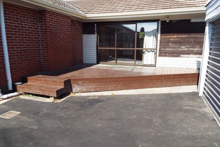 Photo of property in 71 Yaldhurst Road, Sockburn, Christchurch, 8042