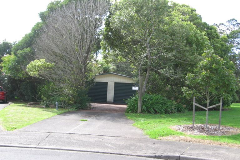 Photo of property in 30 Penfold Place, Henderson, Auckland, 0610
