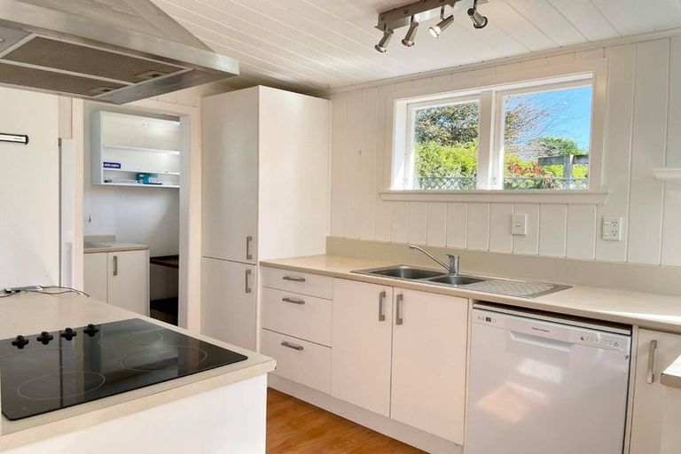 Photo of property in 50 Brooklands Road, Brooklands, New Plymouth, 4310