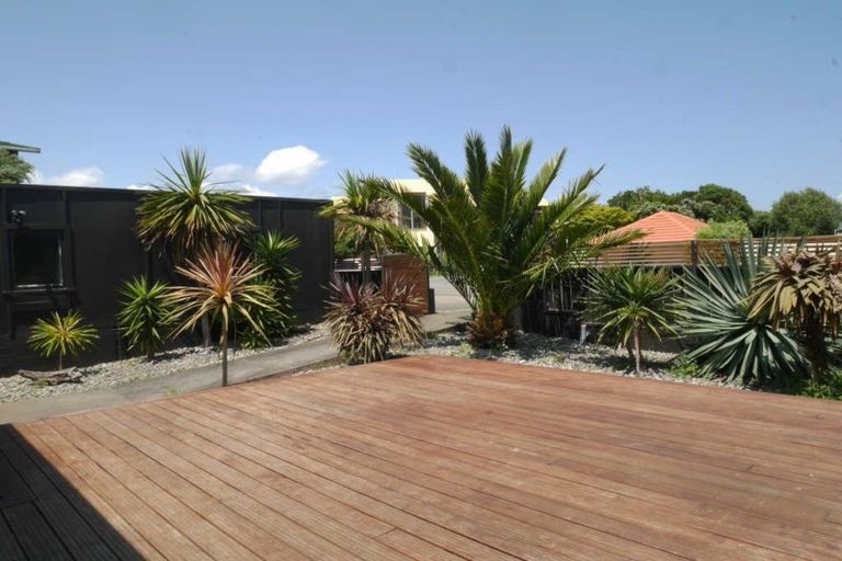 Photo of property in 1 Toru Road, Paraparaumu Beach, Paraparaumu, 5032