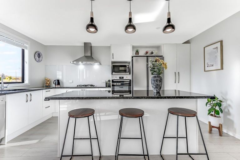 Photo of property in 18 Te Tiireke Drive, Glenview, Hamilton, 3206