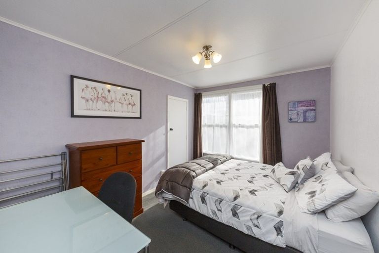Photo of property in 7 Hendon Place, West End, Palmerston North, 4412