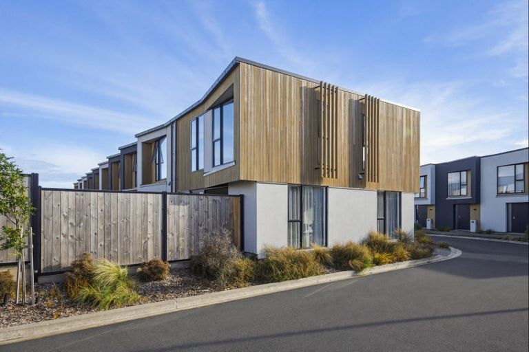 Photo of property in 21/10 Trieste Way, Paraparaumu, 5032
