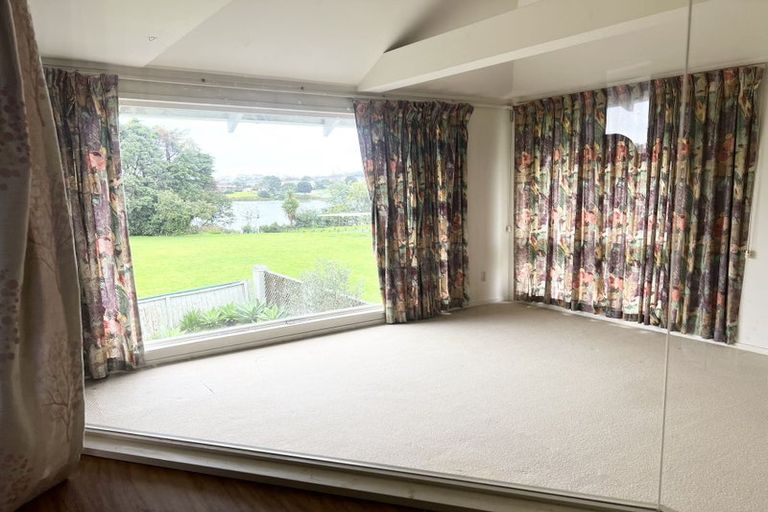 Photo of property in 116 Tiraumea Drive, Pakuranga, Auckland, 2010