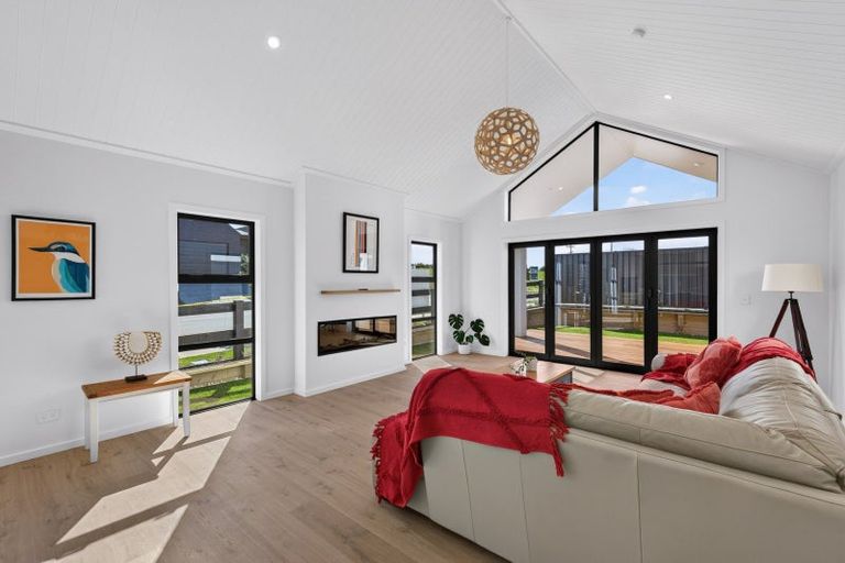 Photo of property in 8 Annie Aranui Drive, Poraiti, 4182