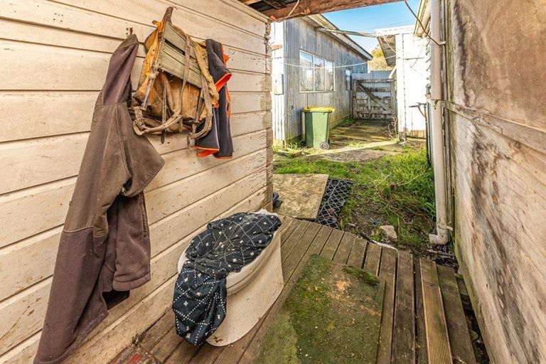 Photo of property in 42 Smith Street, Waverley, 4510