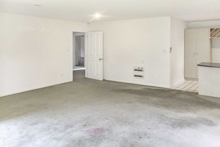 Photo of property in 122 Halswell Junction Road, Halswell, Christchurch, 8025