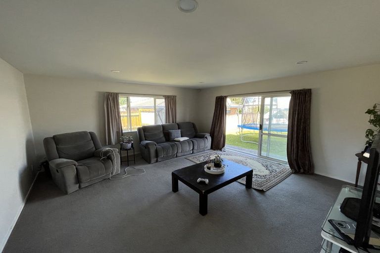 Photo of property in 18 Nicholas Gibbons Drive, Clendon Park, Auckland, 2103