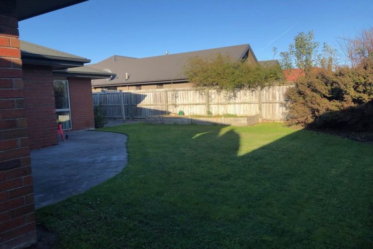 Photo of property in 17 Blowers Place, Halswell, Christchurch, 8025