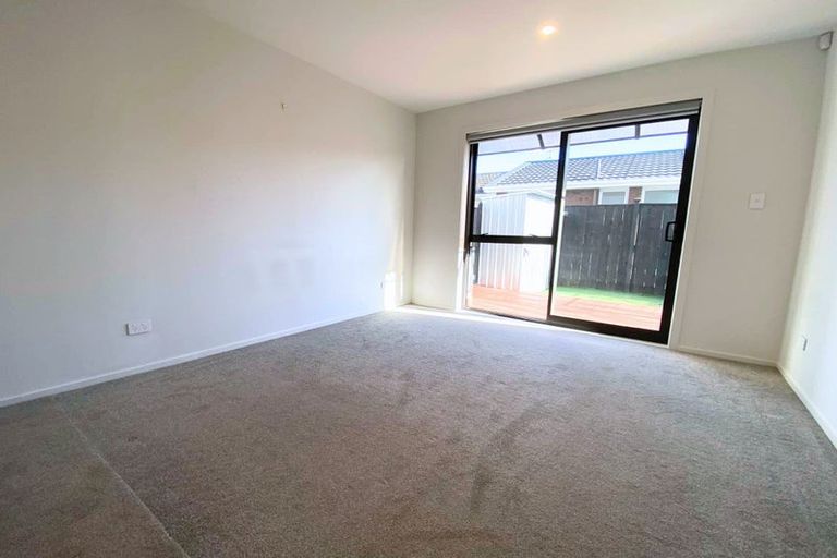 Photo of property in 15 Houkura Way, Sandringham, Auckland, 1025