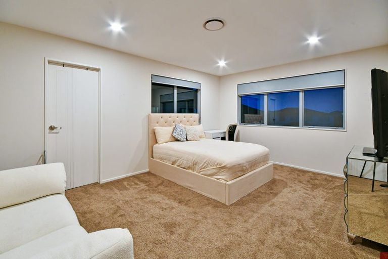 Photo of property in 17 Drumbuoy Drive, Flat Bush, Auckland, 2019