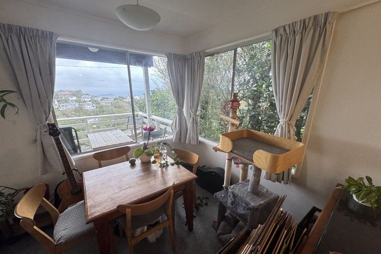 Photo of property in 13-13a Espin Crescent, Karori, Wellington, 6012