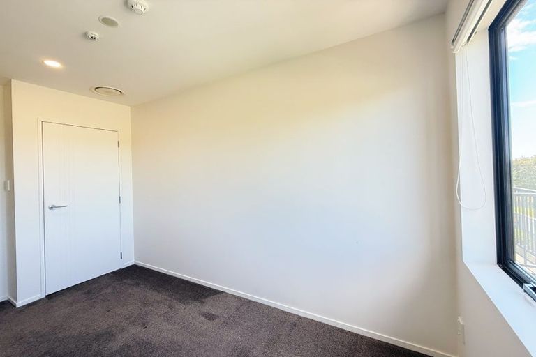 Photo of property in 10 Peony Mews, Oteha, Auckland, 0632