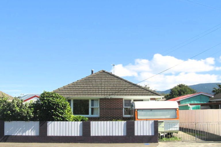 Photo of property in 22 Murray Street, Wallaceville, Upper Hutt, 5018