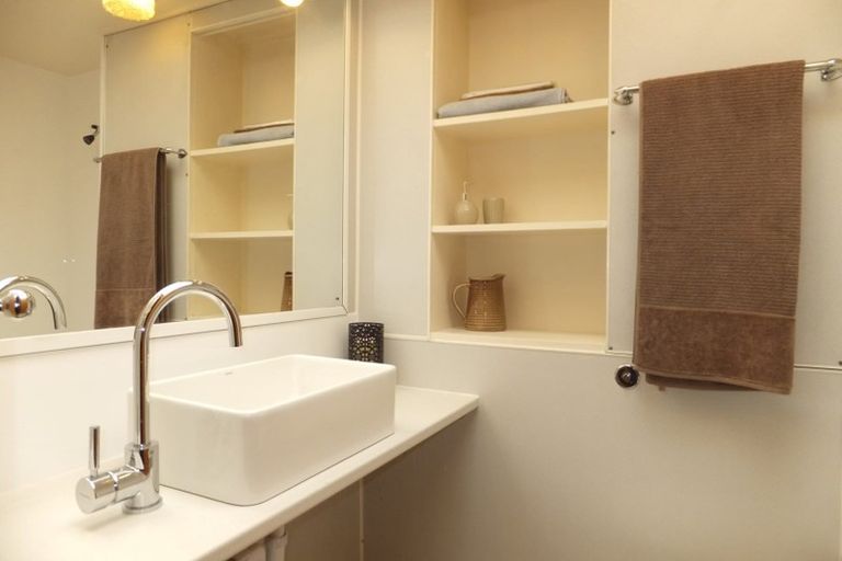 Photo of property in Sharella Living, 20 Glenmore Street, Thorndon, Wellington, 6011