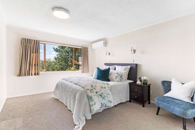Photo of property in 53 Island Bay Road, Beach Haven, Auckland, 0626