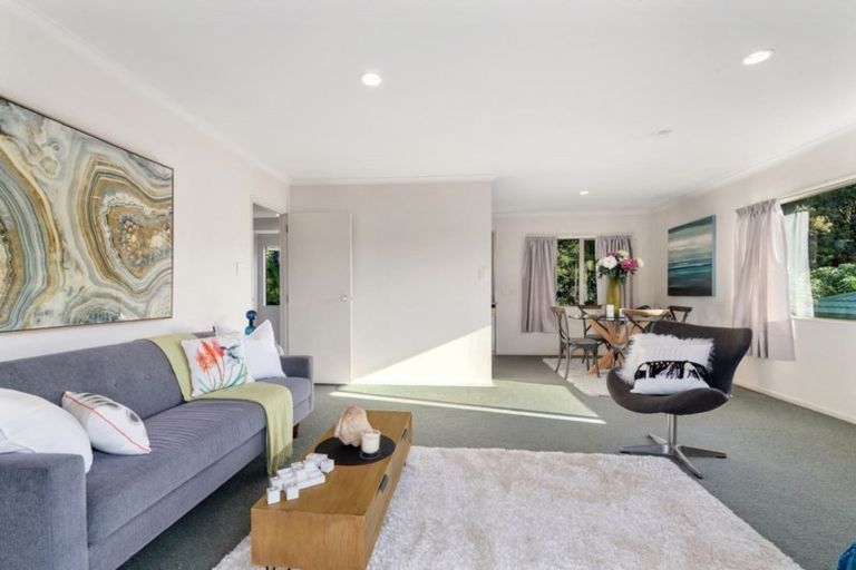 Photo of property in 1/16 Ocean View Road, Hatfields Beach, Orewa, 0931