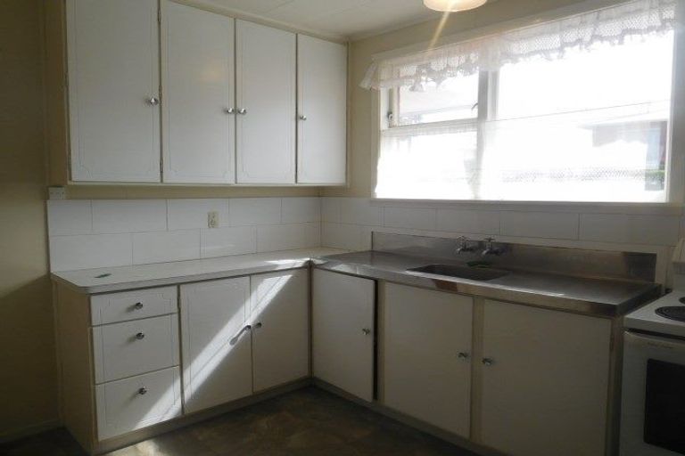 Photo of property in 1/67 Young Street, New Plymouth, 4310