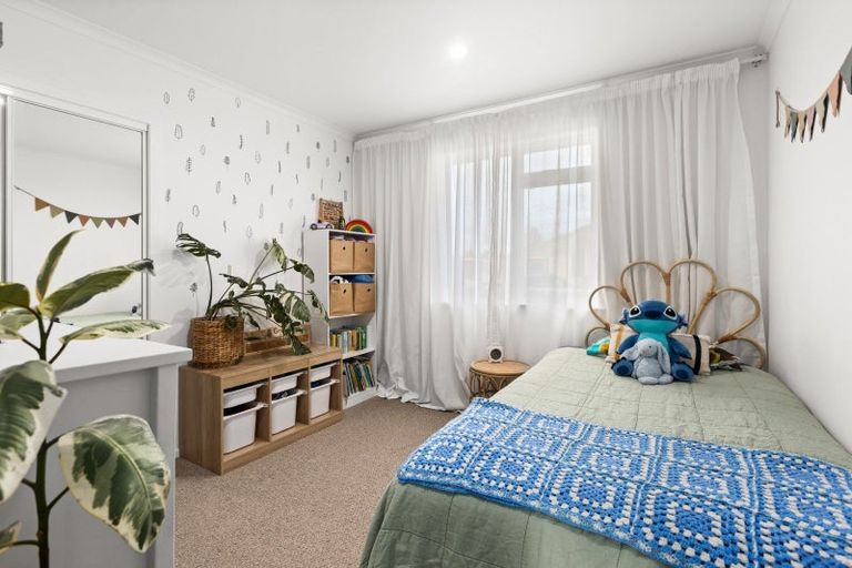 Photo of property in 19 Frickleton Street, Taradale, Napier, 4112