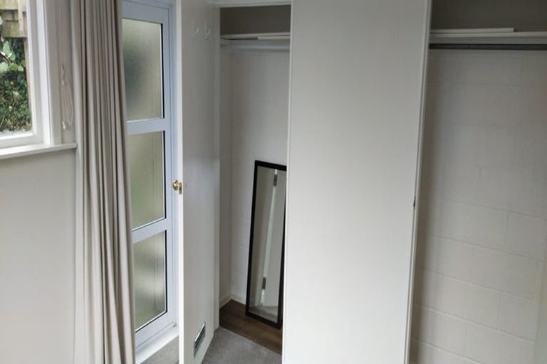 Photo of property in 12 Mataroa Avenue, Northland, Wellington, 6012