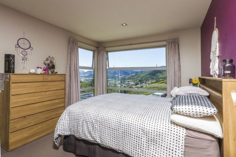 Photo of property in 14 Istana Place, Britannia Heights, Nelson, 7010