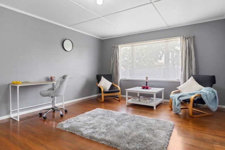 Photo of property in 14 Keats Crescent, Enderley, Hamilton, 3214