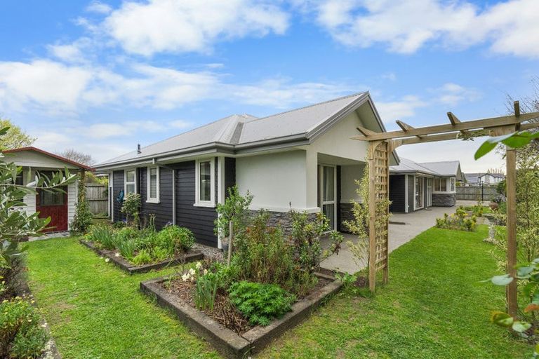 Photo of property in 4 Levinge Lane, Hillmorton, Christchurch, 8024